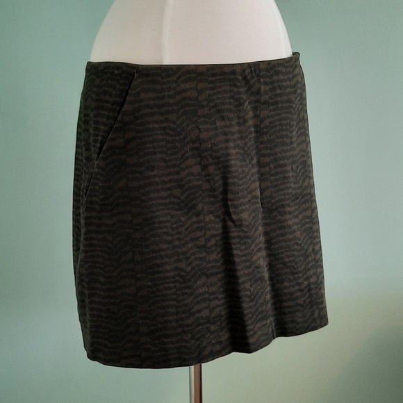 Gap Mini Skirt - Picture 1 of 4